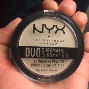 🌹 NYX Duo-chromatic Highlight- Snow Rose 🌹